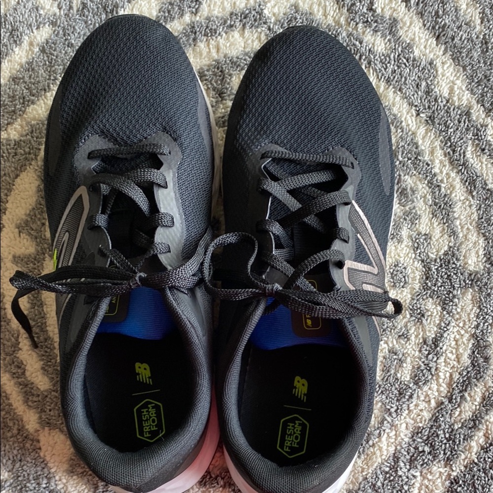 New Balance Women’s Black/Gray Running Shoes- Arishi Fresh Foam-size 10W-width E